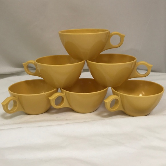 Vintage Other - Vintage Set of 6 Melamine Coffee Tea Cups Yellow